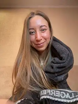 Snapshot of EvaCatt chatting on 31, 12, 2024 EvaCatt online show from 31, 12, 2024