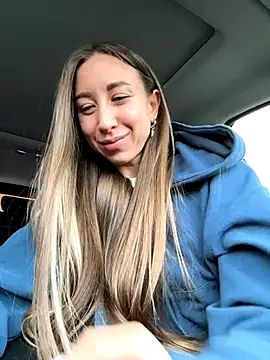 Snapshot of EvaCatt chatting on 3, 10, 2025 EvaCatt online show from 3, 10, 2025