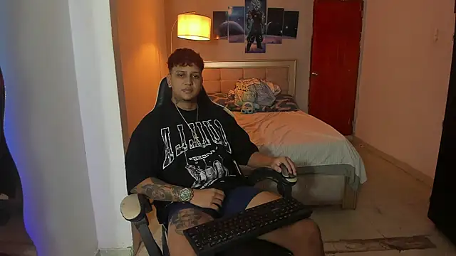 Snapshot of Jake_simons chatting on 11, 12, 2024 Jake simons online show from 11, 12, 2024