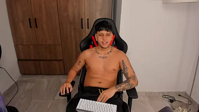 Snapshot of Jake_simons chatting on 4, 10, 2025 Jake simons online show from 4, 10, 2025