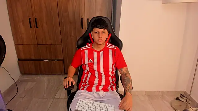 Snapshot of Jake_simons chatting on 13, 10, 2025 Jake simons online show from 13, 10, 2025