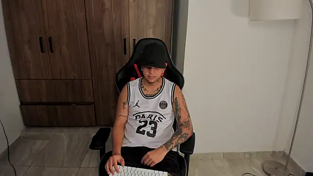 Snapshot of Jake_simons chatting on 24, 10, 2025 Jake simons online show from 24, 10, 2025