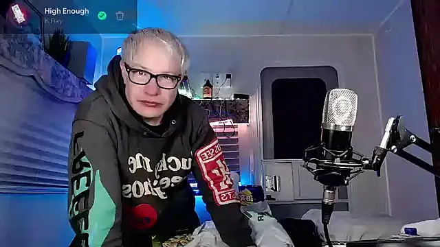 Snapshot of Snarfle82 chatting on 12, 3, 2025 Snarfle82 online show from 12, 3, 2025