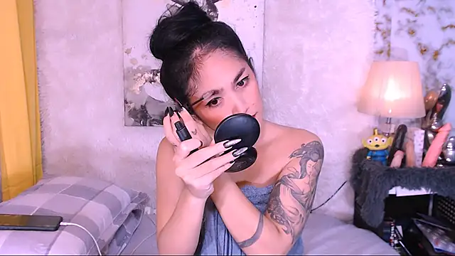 Snapshot of Oriental_Tiara chatting on 23, 12, 2024 Oriental Tiara online show from 23, 12, 2024