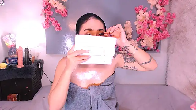 Snapshot of Oriental_Tiara chatting on 18, 10, 2025 Oriental Tiara online show from 18, 10, 2025