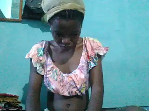 Snapshot of sweetchic_ chatting on 5, 3, 2025 sweetchic online show from 5, 3, 2025