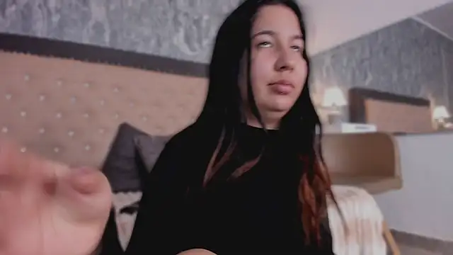 Lia sarahi online show from 9, 11, 2025