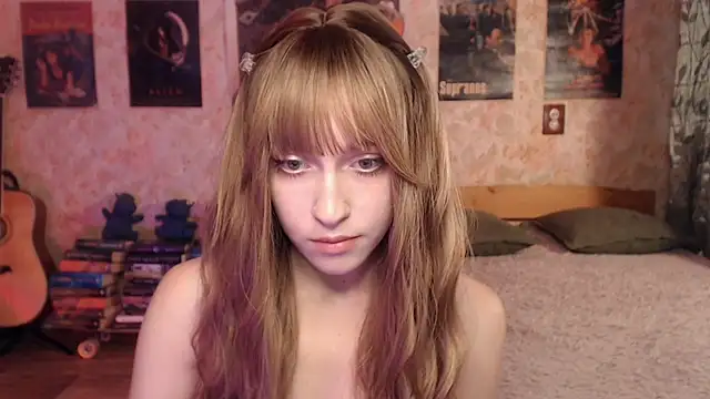 Snapshot of Friendly_Ellie chatting on 18, 7, 2026 Friendly Ellie online show from 18, 7, 2026