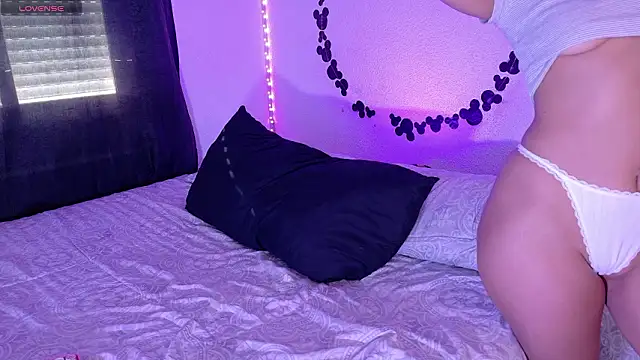 KLOE MARTINS online show from 19, 3, 2026