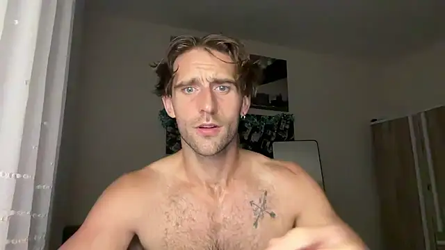 Snapshot of lukegunn chatting on 13, 12, 2025 lukegunn online show from 13, 12, 2025