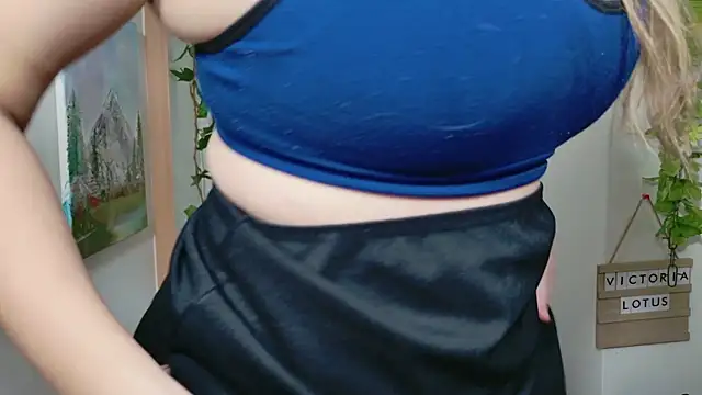 Snapshot of victorialotus chatting on 2, 2, 2025 victorialotus online show from 2, 2, 2025