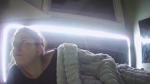 Snapshot of Angelk43 chatting on 27, 4, 2026 Angelk43 online show from 27, 4, 2026