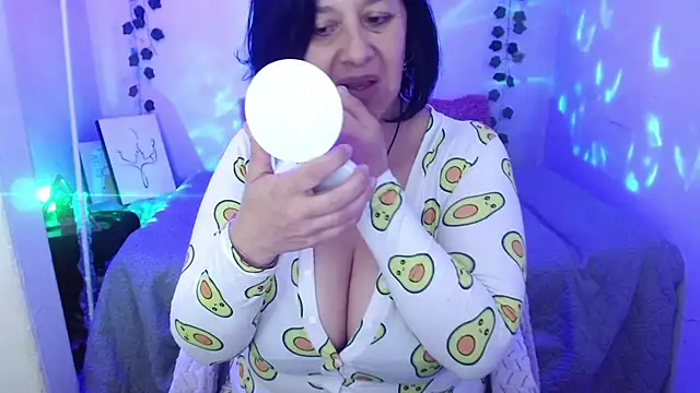 Snapshot of camilalatti chatting on 18, 10, 2025 camilalatti online show from 18, 10, 2025
