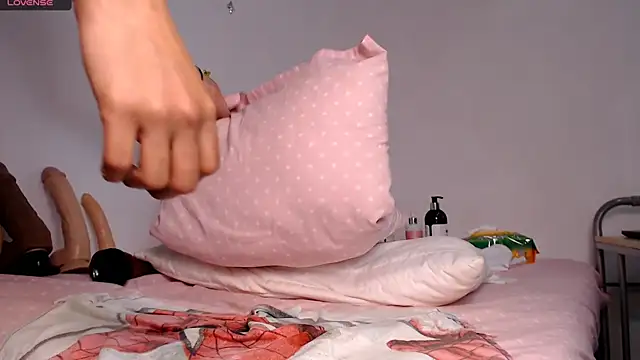 karolgirl-1 online show from 22, 3, 2025