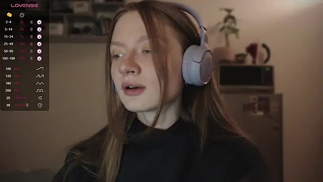 Snapshot of mollytuck chatting on 15, 12, 2024 mollytuck online show from 15, 12, 2024