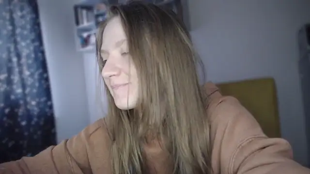 Snapshot of mollytuck chatting on 12, 1, 2025 mollytuck online show from 12, 1, 2025