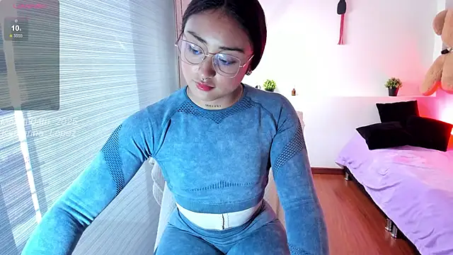 Katharina Lopez online show from 4, 3, 2025