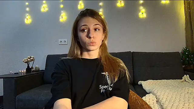 LovelyKatea online show from 28, 12, 2024