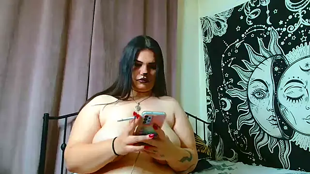 Snapshot of Thichslutxx chatting on 30, 10, 2025 Thichslutxx online show from 30, 10, 2025