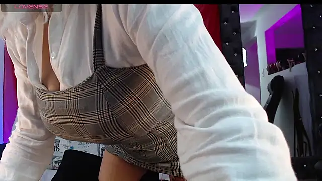 Snapshot of kimberlybirdx chatting on 9, 11, 2025 kimberlybirdx online show from 9, 11, 2025