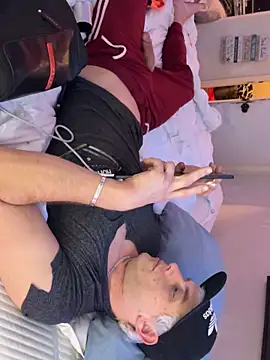 Snapshot of zack111g chatting on 12, 1, 2025 zack111g online show from 12, 1, 2025