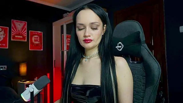 QueenAliss online show from 10, 1, 2026