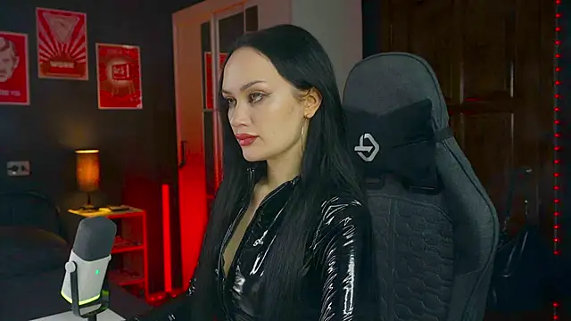 QueenAliss online show from 7, 3, 2026