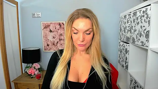 AulloraHoney online show from 15, 12, 2024