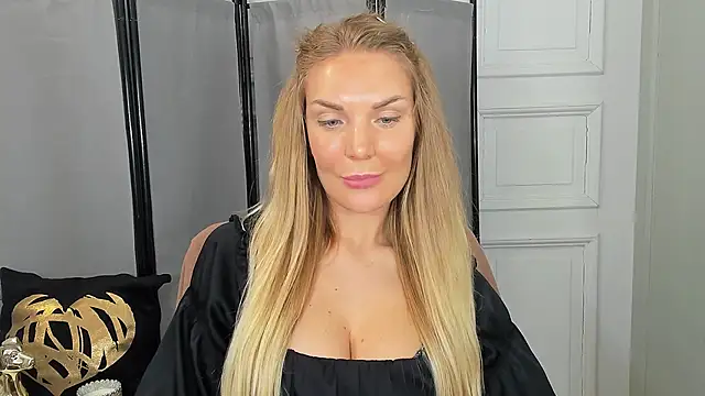 Snapshot of AulloraHoney chatting on 7, 6, 2026 AulloraHoney online show from 7, 6, 2026