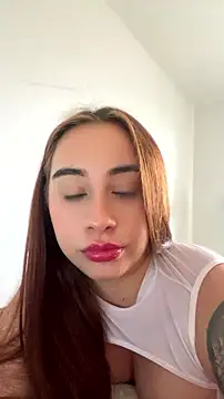 Snapshot of Elena222_ chatting on 27, 7, 2026 Elena222 online show from 27, 7, 2026