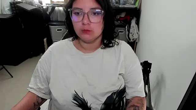 aika-dreams online show from 6, 11, 2025