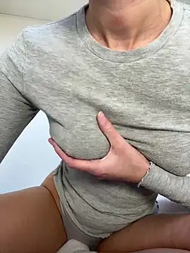 CutieEmy online show from 3, 2, 2025