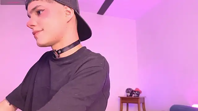 Snapshot of Varya_Ferreira chatting on 4, 3, 2025 Varya Ferreira online show from 4, 3, 2025