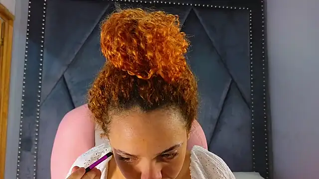 Snapshot of SexyLeilaa chatting on 19, 3, 2025 SexyLeilaa online show from 19, 3, 2025