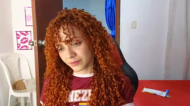 Snapshot of SexyLeilaa chatting on 13, 9, 2025 SexyLeilaa online show from 13, 9, 2025