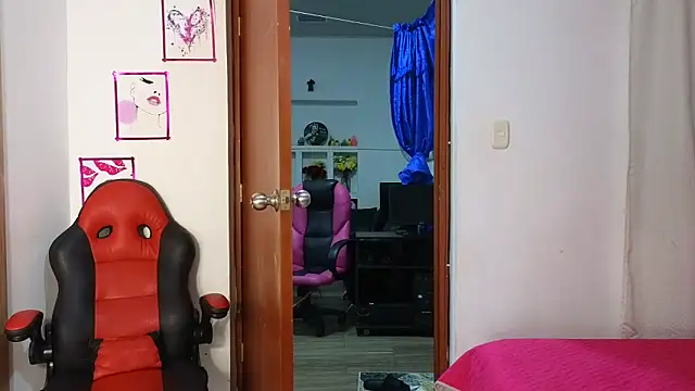 Snapshot of SexyLeilaa chatting on 18, 9, 2025 SexyLeilaa online show from 18, 9, 2025