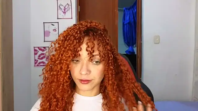 Snapshot of SexyLeilaa chatting on 1, 10, 2025 SexyLeilaa online show from 1, 10, 2025