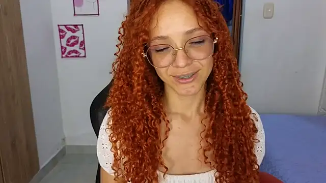 Snapshot of SexyLeilaa chatting on 11, 10, 2025 SexyLeilaa online show from 11, 10, 2025