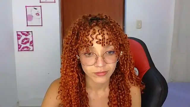 Snapshot of SexyLeilaa chatting on 24, 10, 2025 SexyLeilaa online show from 24, 10, 2025