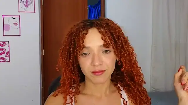 Snapshot of SexyLeilaa chatting on 4, 11, 2025 SexyLeilaa online show from 4, 11, 2025