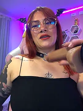 Snapshot of Luna_Paris_ chatting on 28, 2, 2025 Luna Paris online show from 28, 2, 2025