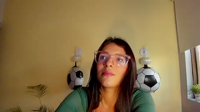Snapshot of annyluna1 chatting on 6, 7, 2026 annyluna1 online show from 6, 7, 2026