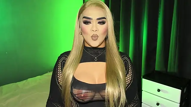 Snapshot of VictoriaEliz chatting on 9, 2, 2026 VictoriaEliz online show from 9, 2, 2026