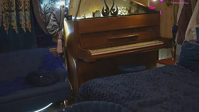 Snapshot of VanessaDoyle chatting on 2, 2, 2026 VanessaDoyle online show from 2, 2, 2026