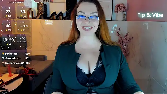 Snapshot of MrsIngrid chatting on 15, 11, 2025 MrsIngrid online show from 15, 11, 2025