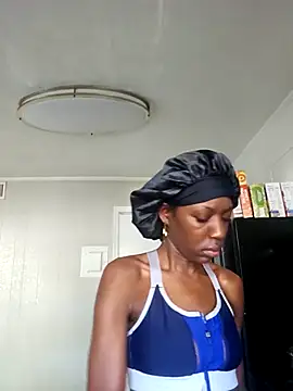 oliviaprettypussy online show from 24, 4, 2026