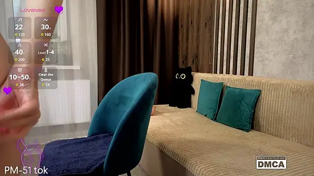 Holl1Would online show from 25, 3, 2026