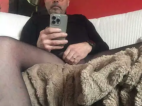Snapshot of louh261 chatting on 30, 3, 2026 louh261 online show from 30, 3, 2026