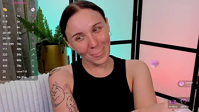 Snapshot of LianaFord chatting on 4, 3, 2026 LianaFord online show from 4, 3, 2026