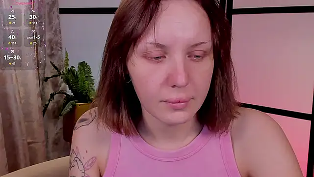 Snapshot of LianaFord chatting on 12, 4, 2026 LianaFord online show from 12, 4, 2026